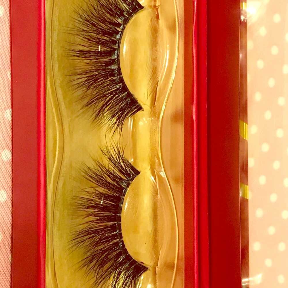 Lilly lashes